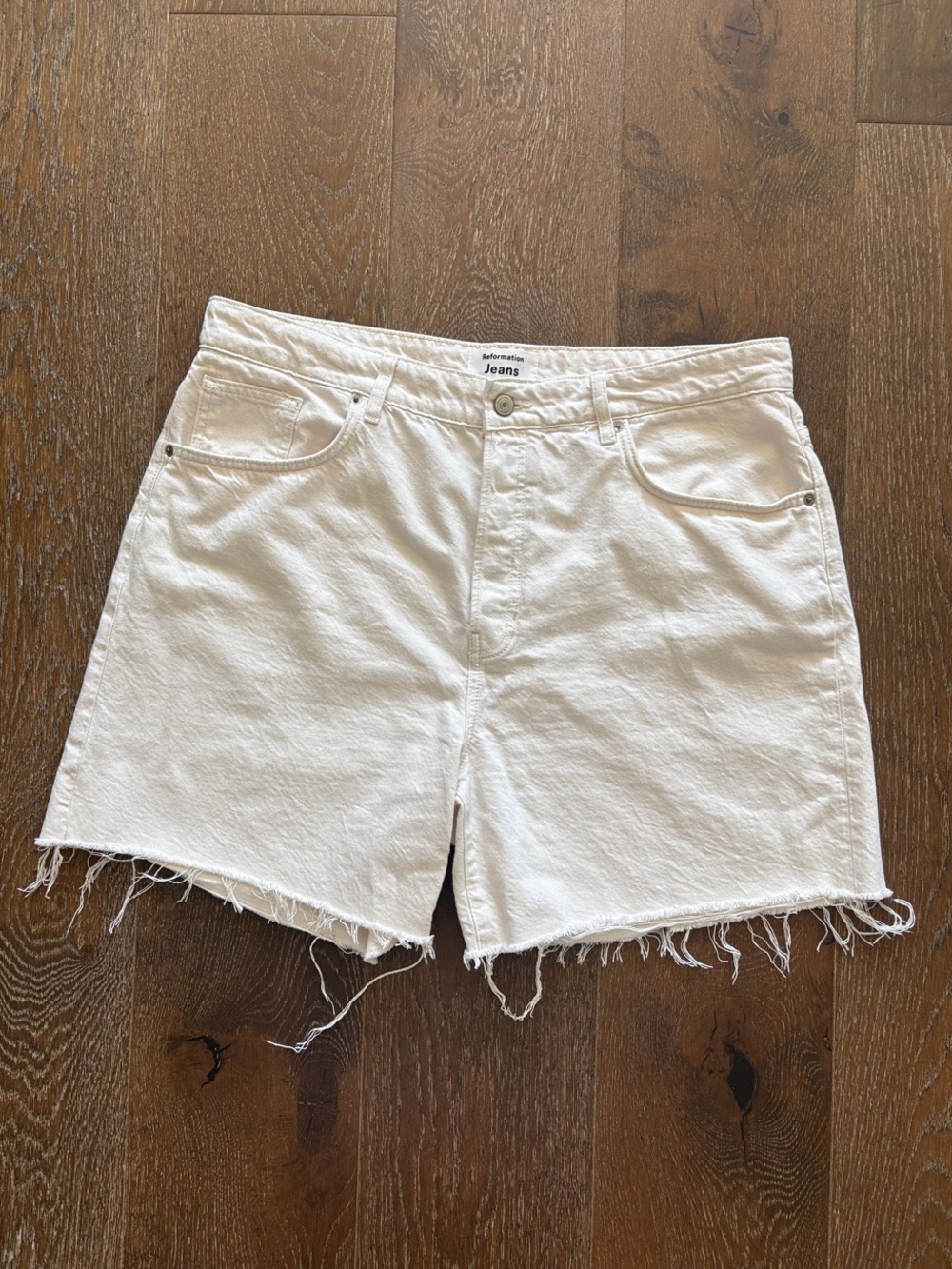 Reformation Jeans Raye Mid Rise Relaxed Shorts Fior Di Latte Cream 32
